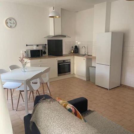 Appartement A 100 M De La Gare Port-de-Bouc Bagian luar foto