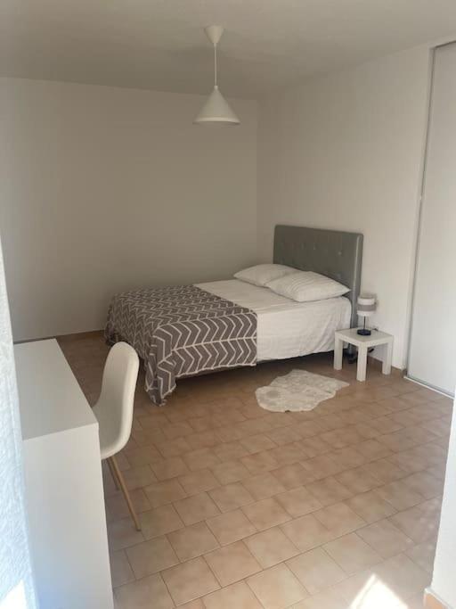 Appartement A 100 M De La Gare Port-de-Bouc Bagian luar foto