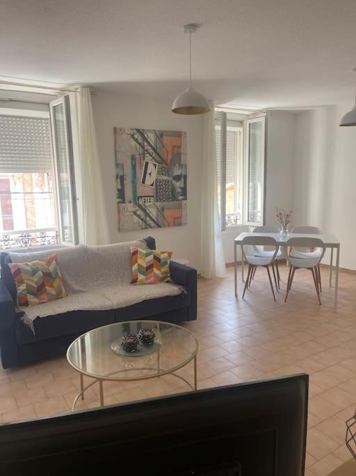 Appartement A 100 M De La Gare Port-de-Bouc Bagian luar foto